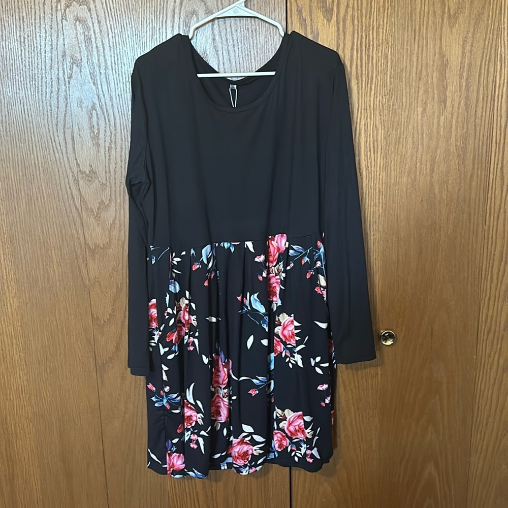 BNWT. Auselily Plus size dress. Size 2x